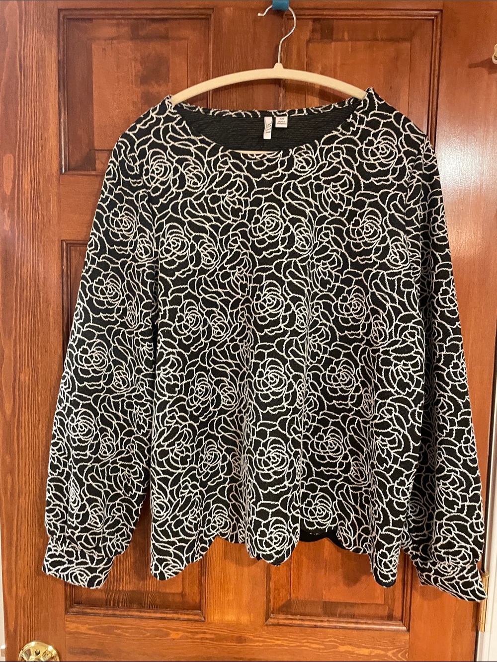 Elle Black Knit Long-Sleeve Top with White Floral Outline